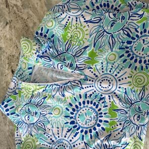 Women’s golf shirt